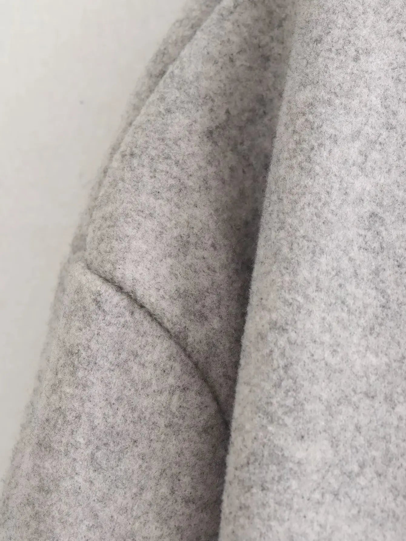 Women’s Cropped Bomber Jacket – Autumn/Winter Streetwear.