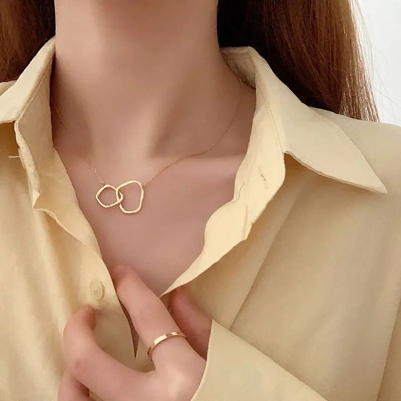 Women’s Geometric Round Necklace