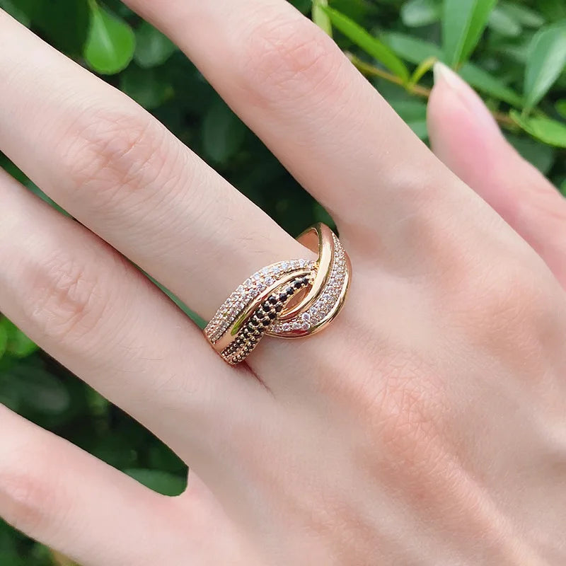 Women’s 18K Rose Gold Luxury Wedding Ring