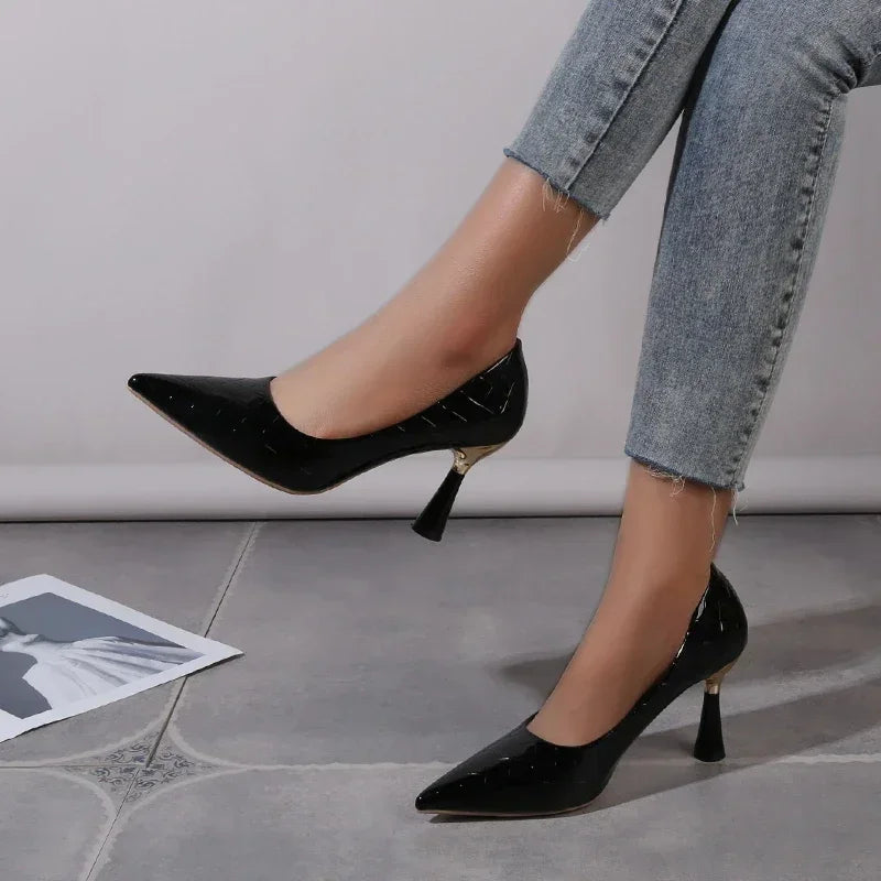 Women’s Pointed-Toe Heels – Elegant Pumps