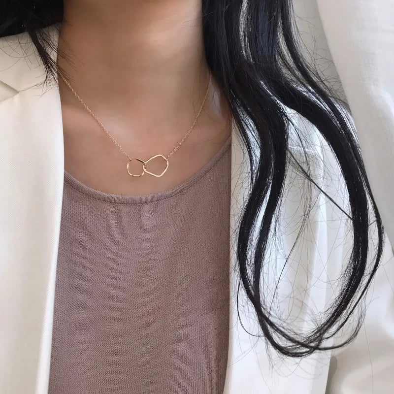 Women’s Geometric Round Necklace