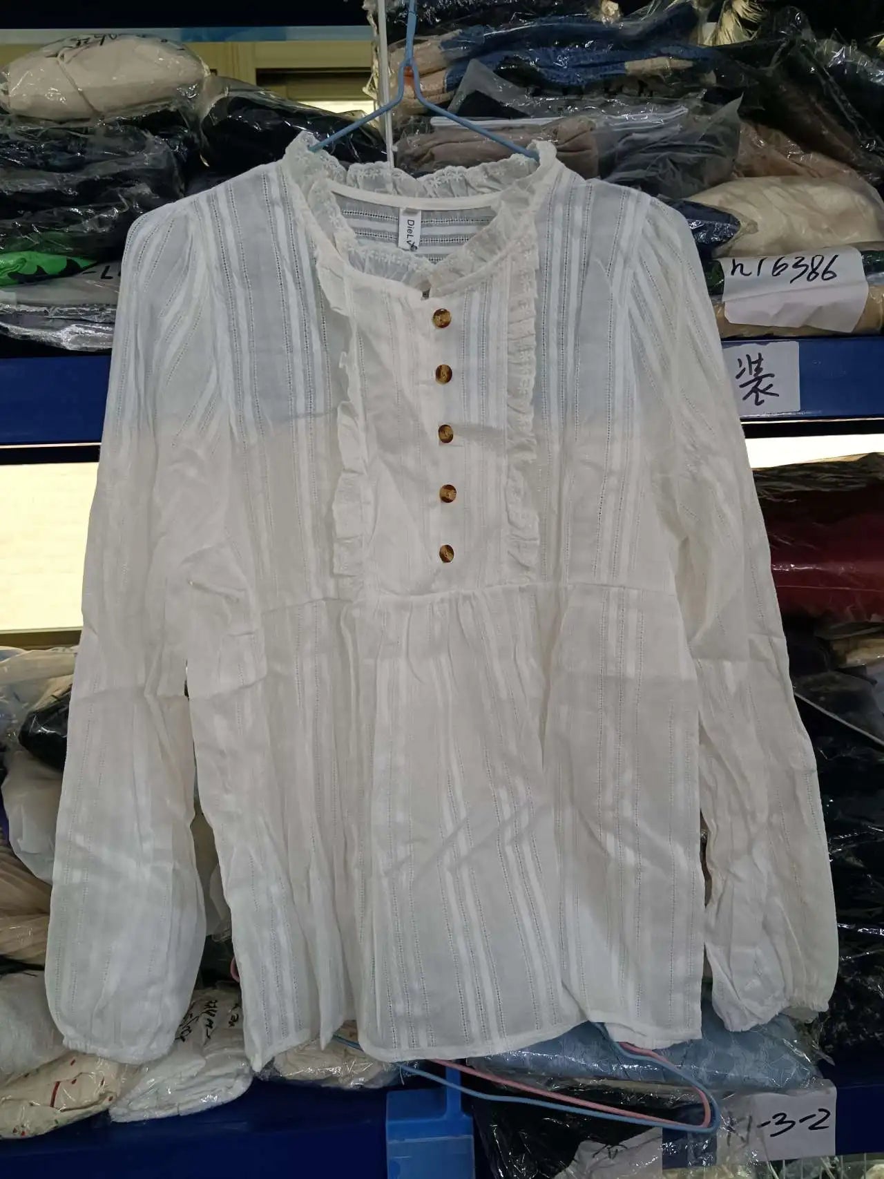 White Blouses Women Office Lady Lantern Sleeve Tender Simple Pure Tops Vintage Literary Loose Designed Lace French Prairie Chic