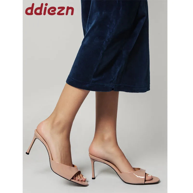 Women’s Thin Heel Round-Toe Slides