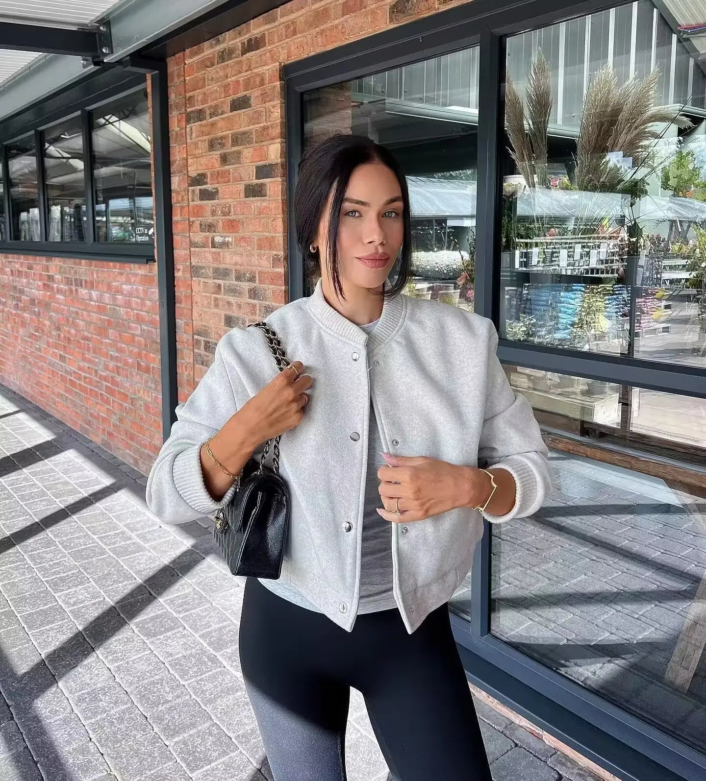 Women’s Cropped Bomber Jacket – Autumn/Winter Streetwear.
