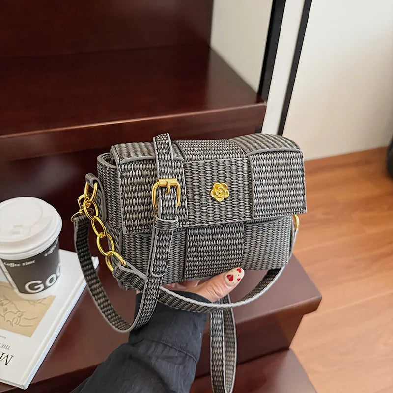 Women’s Woven Straw Tote Bag