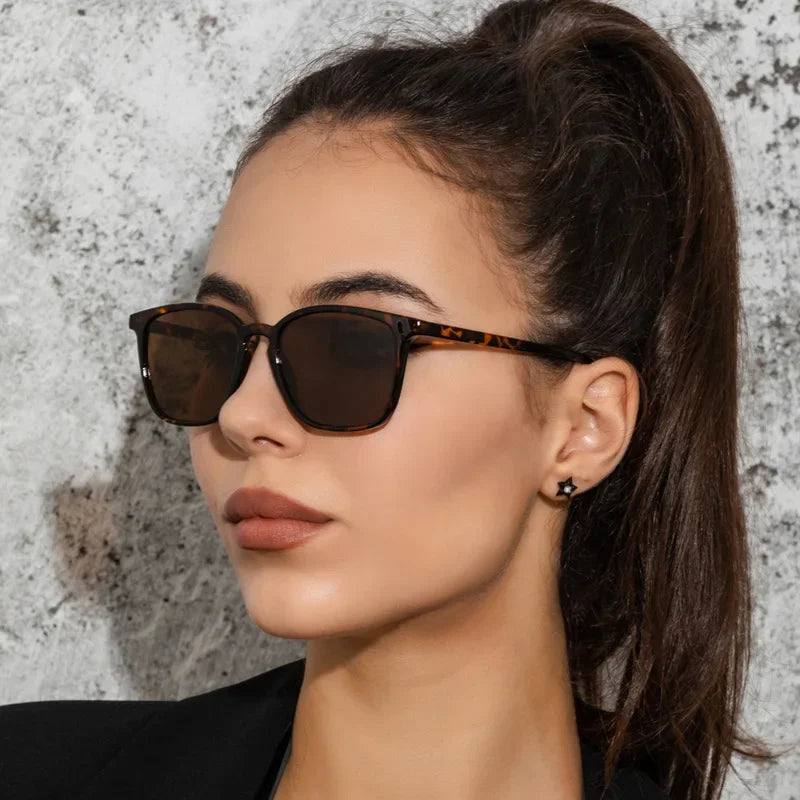 Women’s Vintage Square Sunglasses