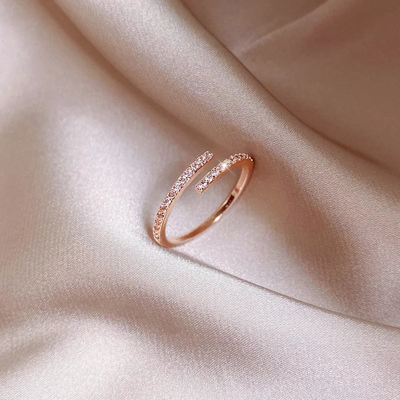 Women’s Luxury Rhinestone Hollow Ring