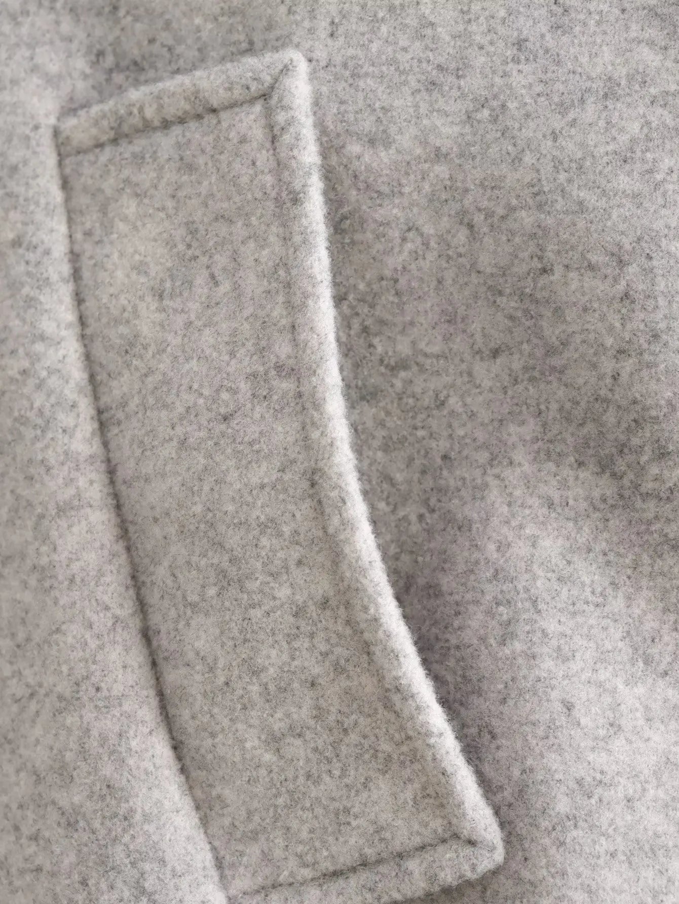 Women’s Cropped Bomber Jacket – Autumn/Winter Streetwear.