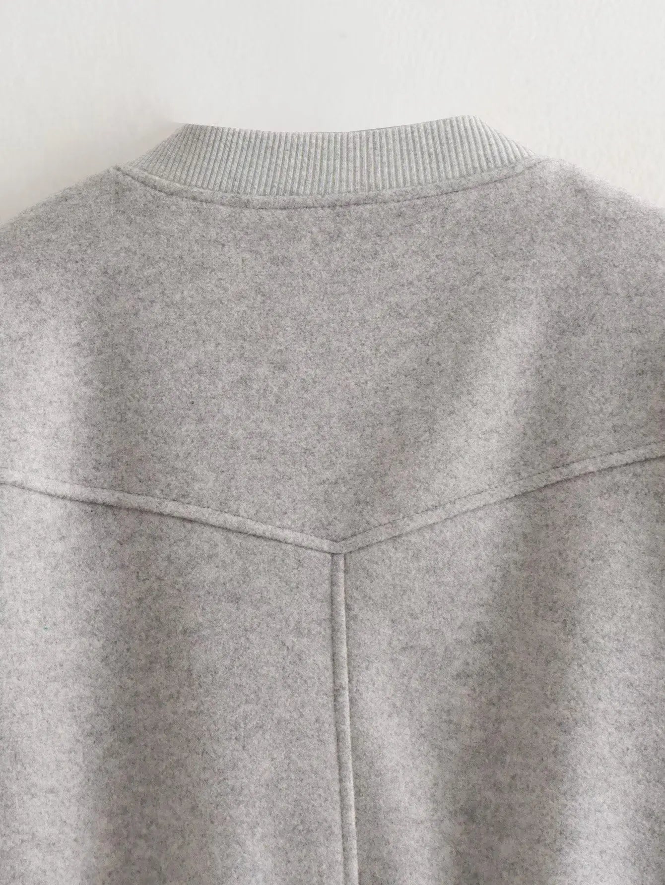 Women’s Cropped Bomber Jacket – Autumn/Winter Streetwear.