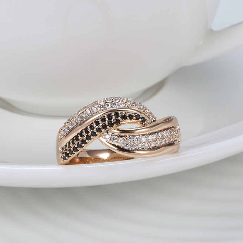 Women’s 18K Rose Gold Luxury Wedding Ring