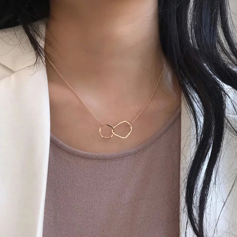 Women’s Geometric Round Necklace