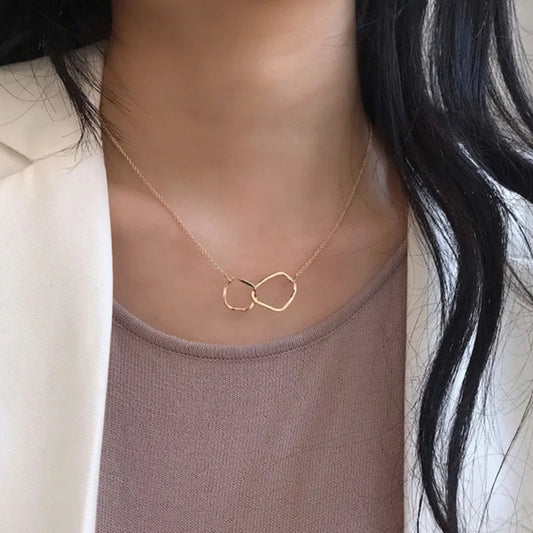 Women’s Geometric Round Necklace