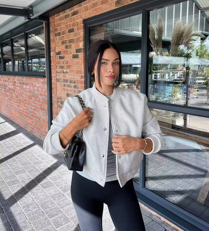 Women’s Cropped Bomber Jacket – Autumn/Winter Streetwear.