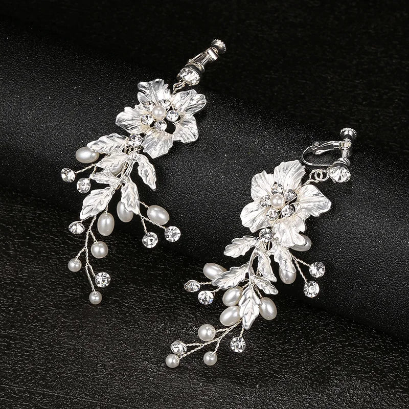 Women’s Pearl & Crystal Floral Earrings