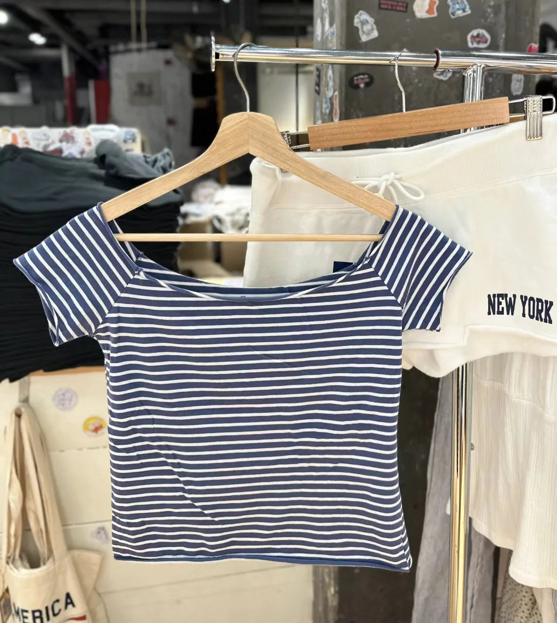 28 Graphic Print T-Shirts Woman Summer Slash Neck Short Sleeve Cotton Tees American Vintage Streetwear Raw Hem Crop Top T-shirts