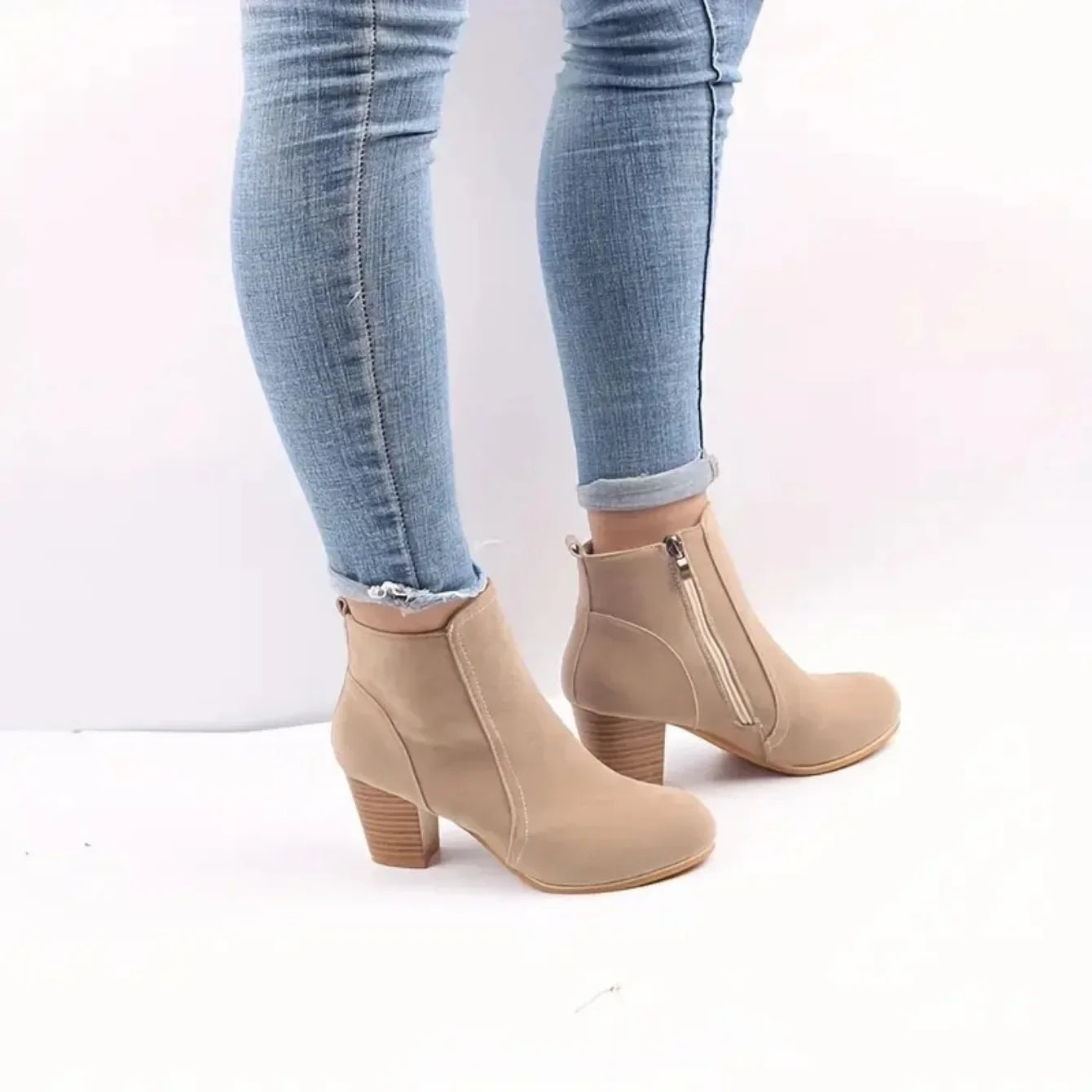 Women’s Chunky Heel Chelsea Boots – Autumn Winter Fashion