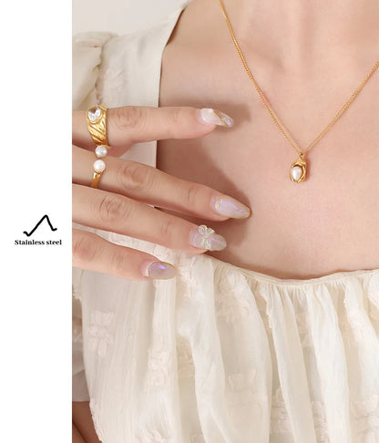 Women’s Pearl Inlaid Cuban Chain Necklace