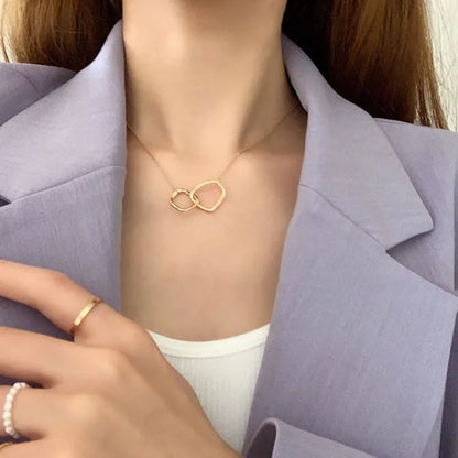 Women’s Geometric Round Necklace