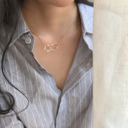 Women’s Geometric Round Necklace