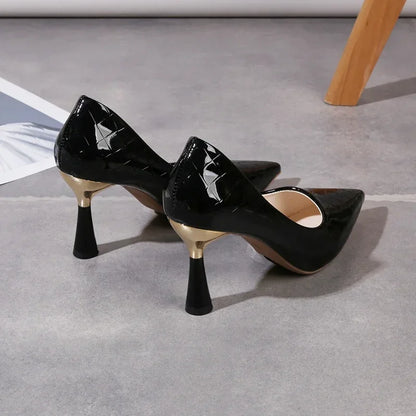 Women’s Pointed-Toe Heels – Elegant Pumps