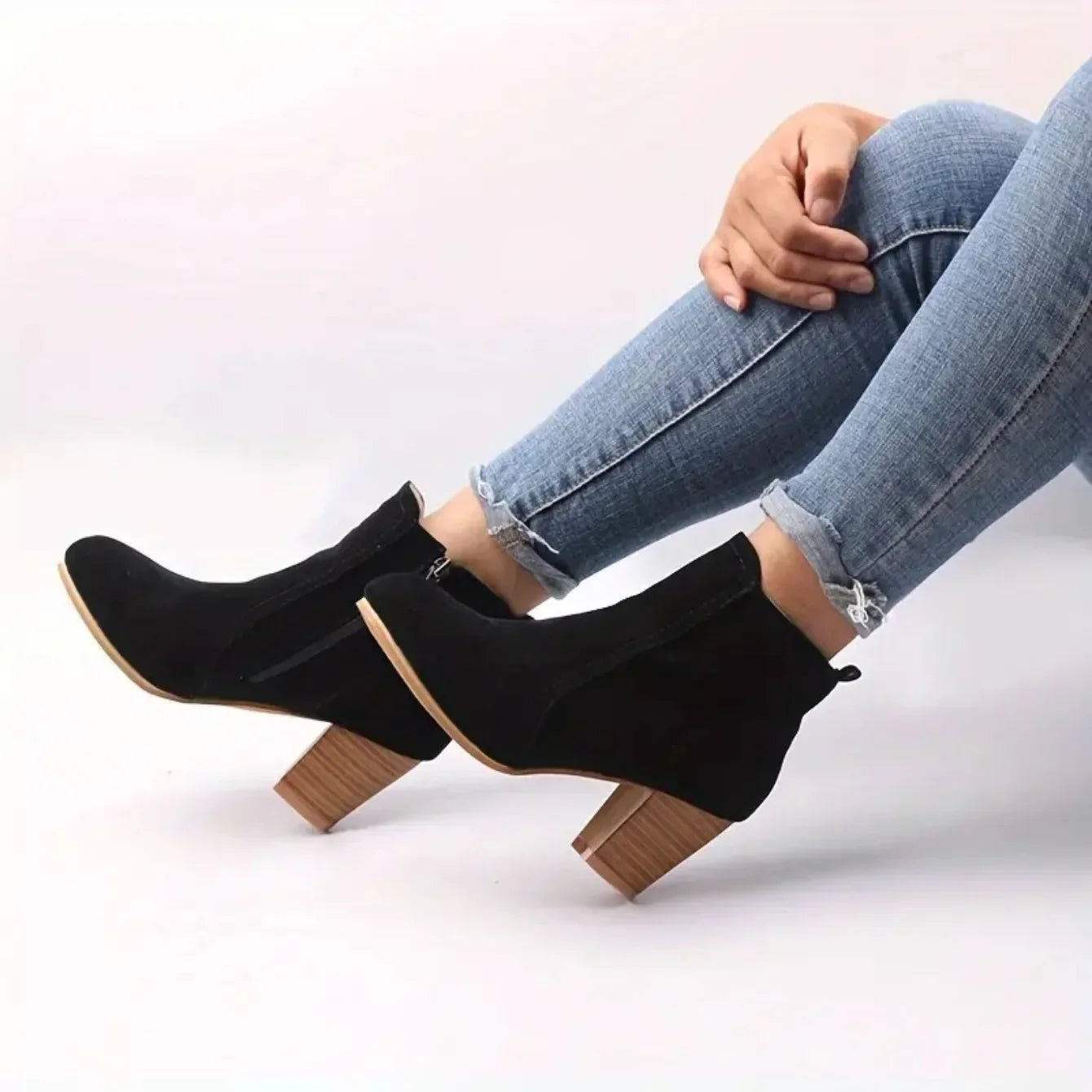Women’s Chunky Heel Chelsea Boots – Autumn Winter Fashion