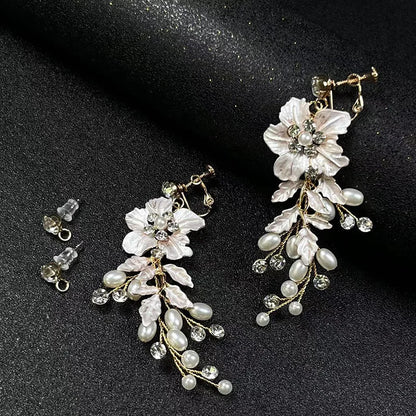 Women’s Pearl & Crystal Floral Earrings